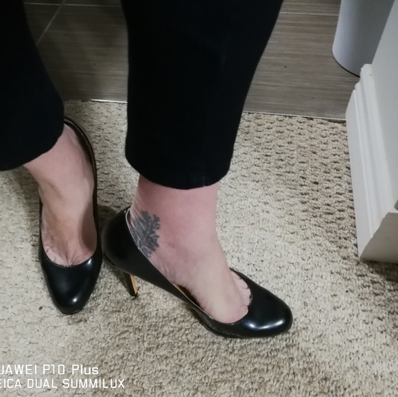 Expression Shoes - Picture 2 of 3